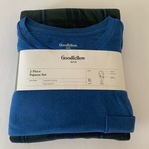 Target 2 Piece Pajama Set Plaid Fleece Bottoms